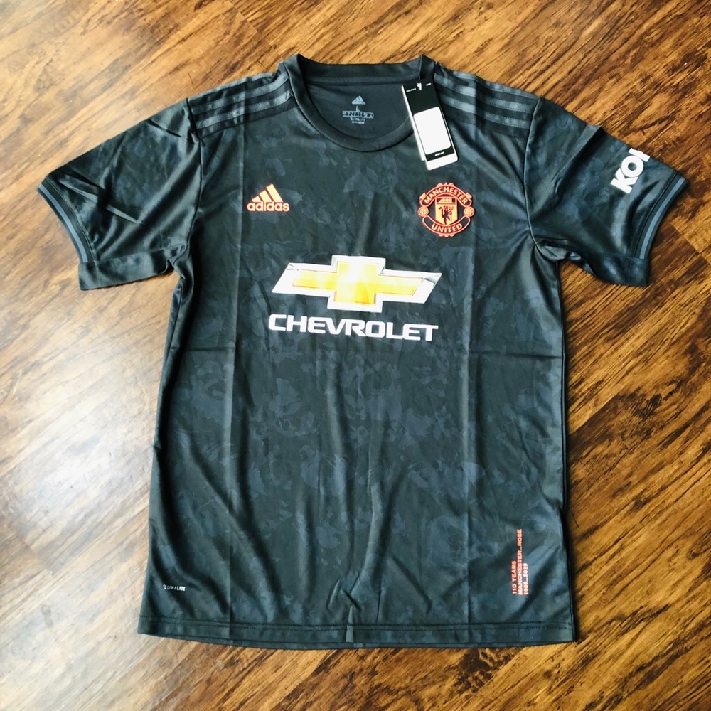 Manchester United soccer jersey size L